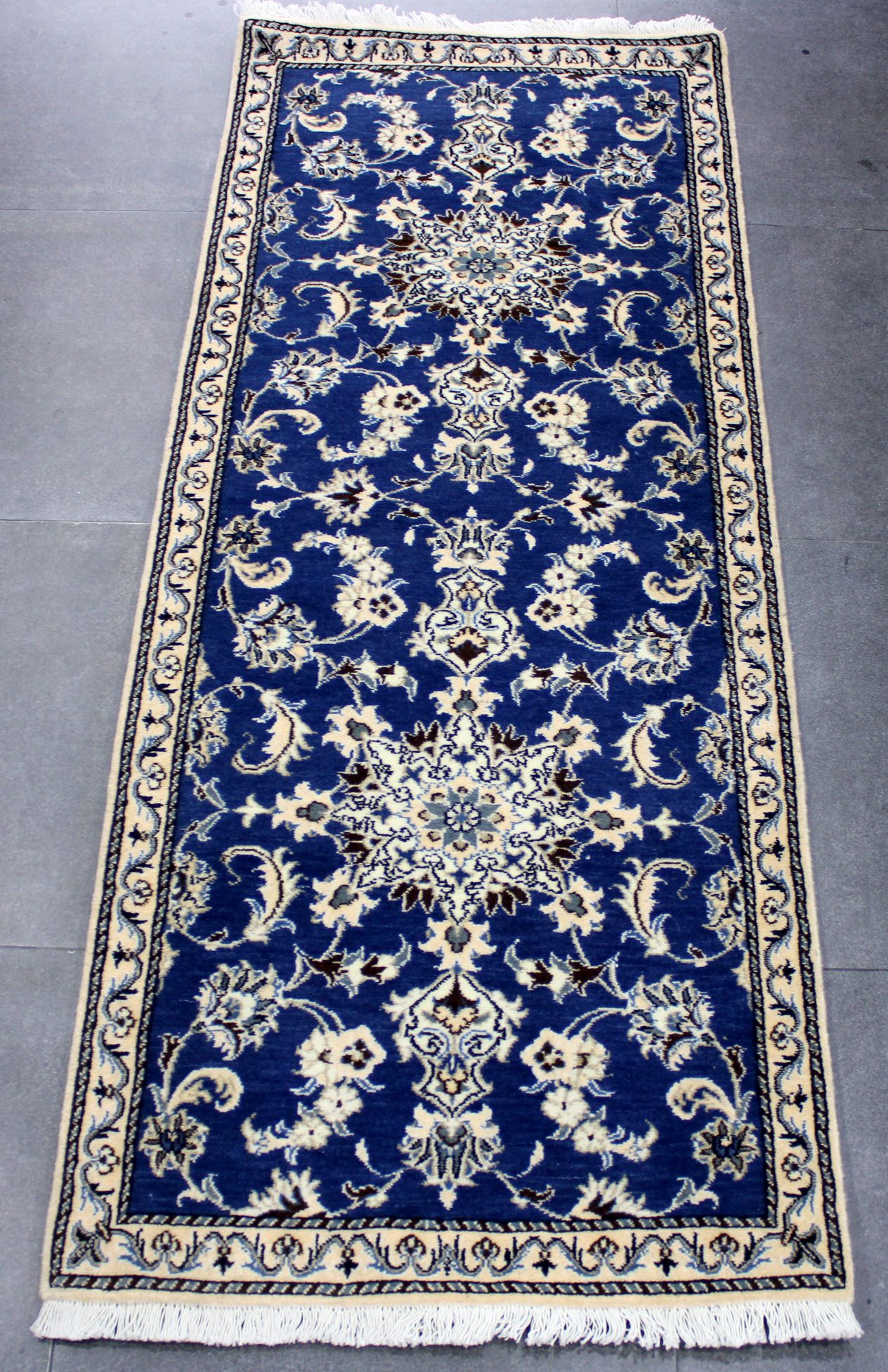 IMG_3904_1264x1952 200x80 نايين طبس - Image 1