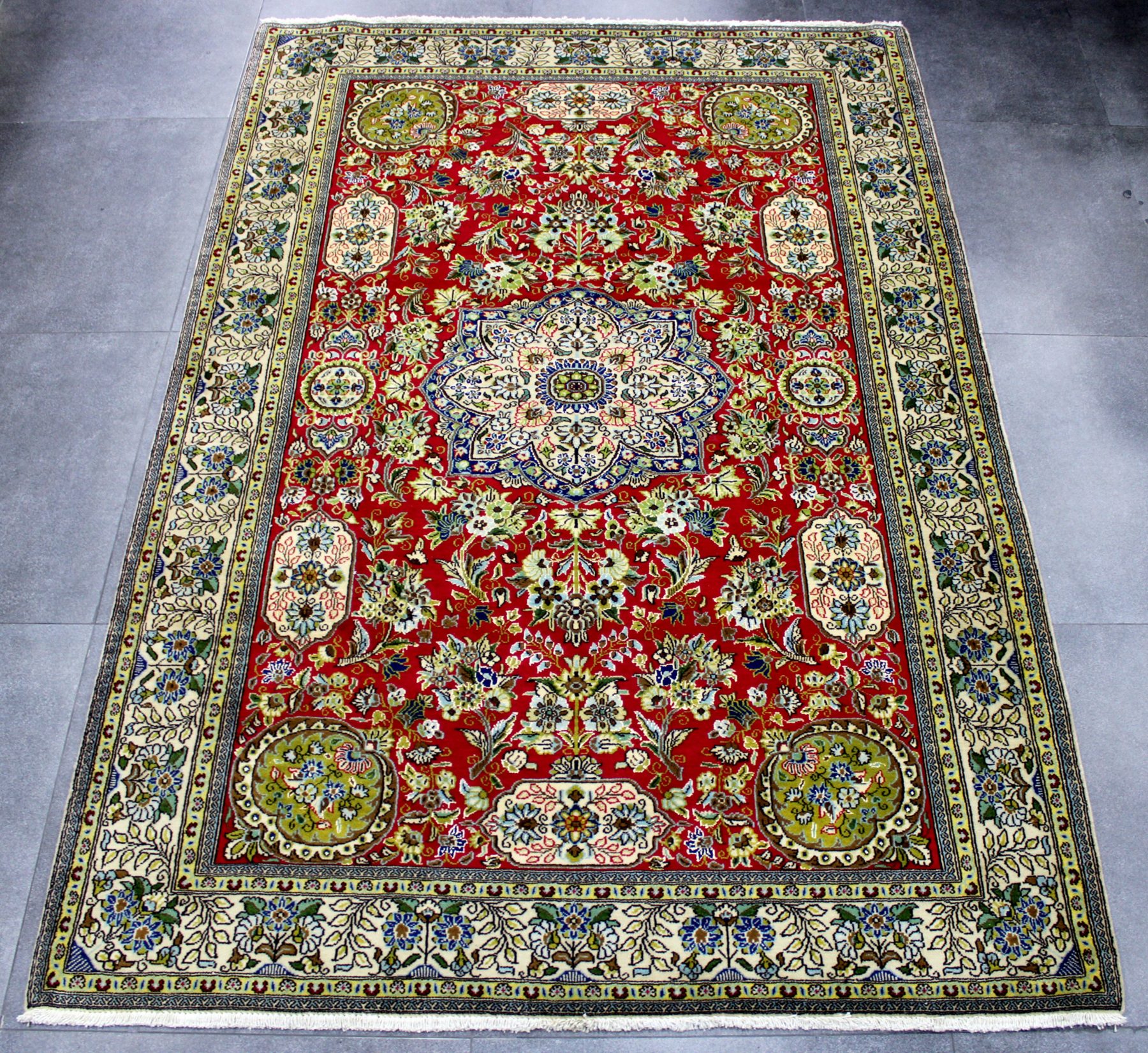 IMG_3921_1800x1651 210x140 قُم شهرزاد - Image 1