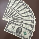 عشر أوراق نقدية من فئة 2$ آنسر