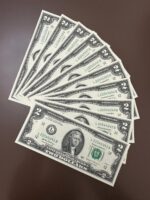 عشر أوراق نقدية من فئة 2$ آنسر