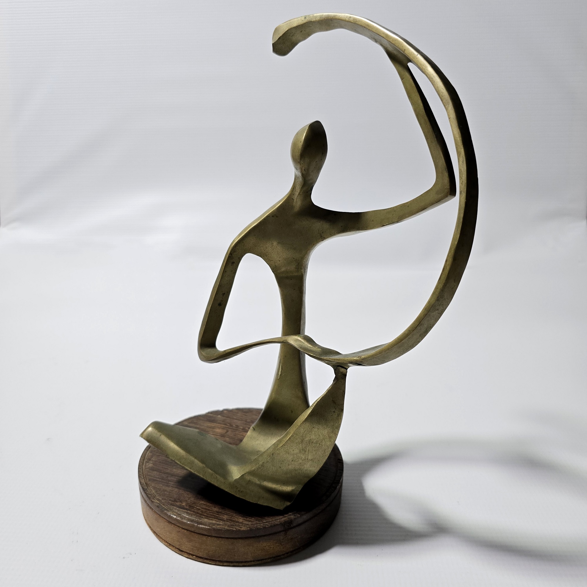 20260710_175044 منحوتة تجريدية من النحاس - Image 1