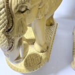 زوج من الطاولات الجانبية من الخشب الطبيعي المحفور يدوياً بالكامل - Image 7