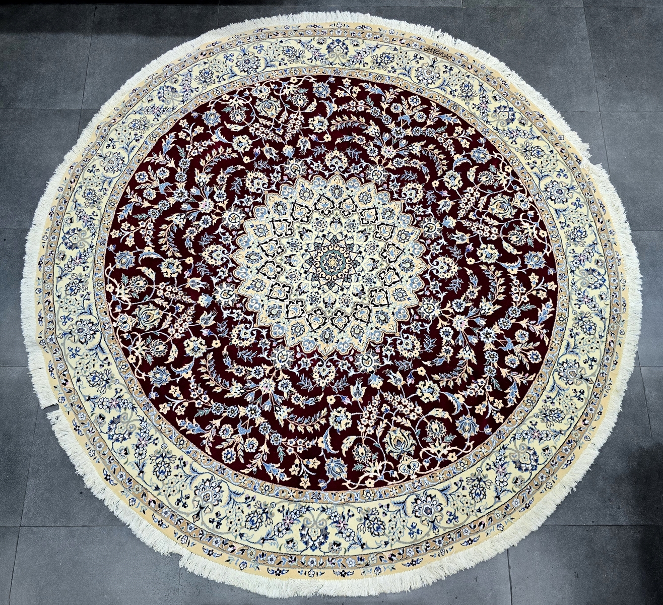 20261009_173729_1316x1200 250cm نايين نُهلا دائرية ممضية حبيبيان - Image 1